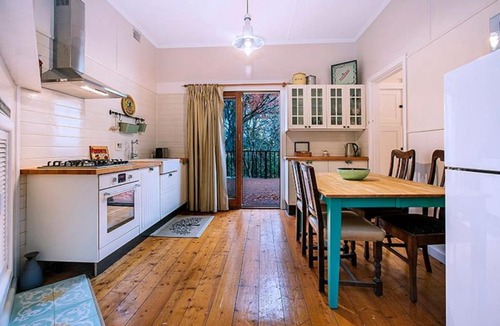 Katoomba House | Allambee Cottage - a place of rest