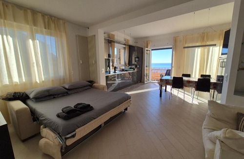 Lavagna Apartment | Alloggio Ametista frontemare con posto auto