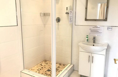 Green Point House | Altona Guest House