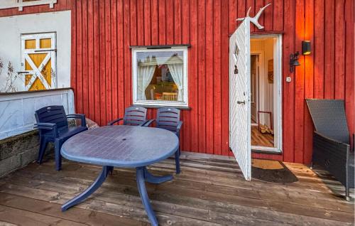 Valer Apartment | Amazing Apartment In Braskereidfoss With Wifi