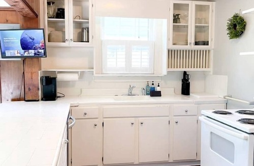 Plaza Midwood Cottage | Amazing Cottage with Great Sights in Charlotte, North Carolina