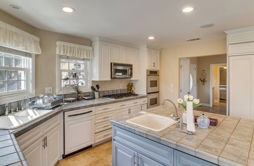 Simi Valley House | Amazing Mtn & City Views! Simi Valley Hideaway
