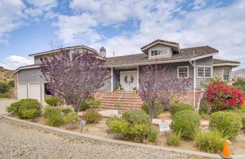 Simi Valley House | Amazing Mtn & City Views! Simi Valley Hideaway