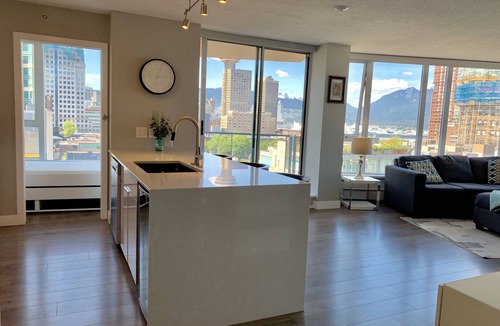 Crosstown Apartment | Amazing Views, DT, Free Parking