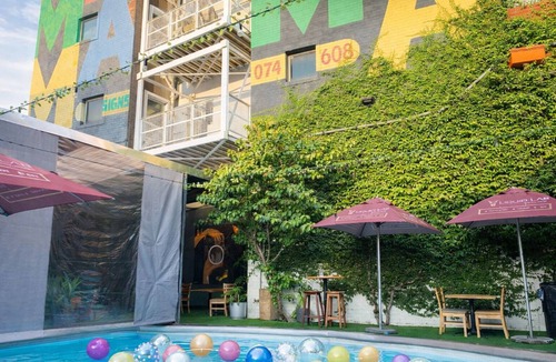 Downtown Johannesburg Apartment | Ambient studio with huge TV and Pool