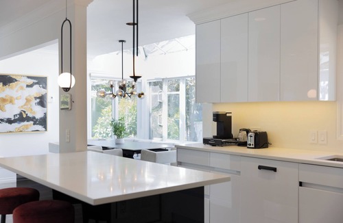 Ambleside House | Ambleside House by the Beach, 3 Bedrooms Sleeps 8