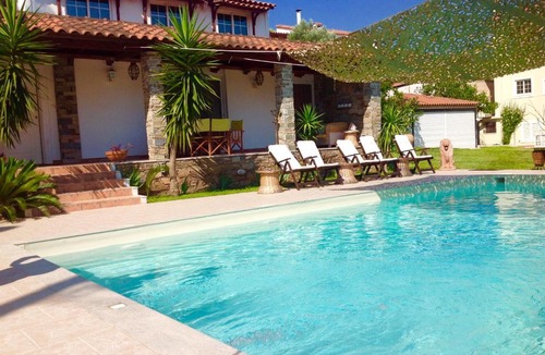 Nea Makri Villa | Amomos Villa with Swimming Pool