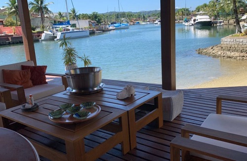 Bracui House | Angra dos Reis Mansion - 4,000 m2 of green area. 150 m of canal frontage. 100-foot boat