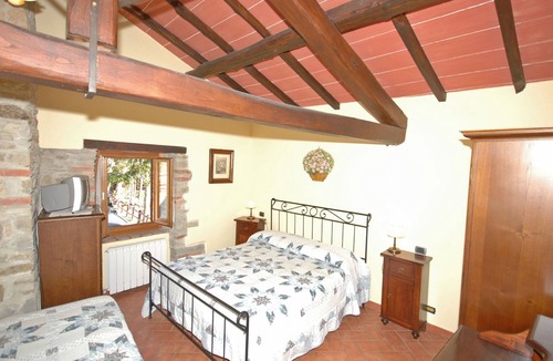 Valagnesi Apartment | Annarita - Country house with swimming pool in Casentino Valley, Tuscany