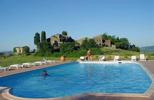 Montecastelli House | Apartment in Tuscany with Stunning Views