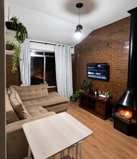 Alto Apartment | Apartamento com Lareira a 5 Min da Feirinha do Alto - Piscina e Sauna