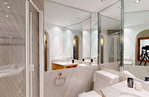 Champfer Apartment | Apartment Üerts - Hochwertige Wohnung mit Balkon und Aussicht in Champfèr by Interhome