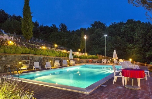 Pontremoli House | Apartment 6 beds with pool