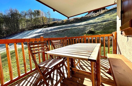 Flumet Apartment | Apartment 6 people with pool and WiFi at the foot of the slopes