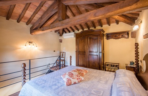 Serre di Rapolano Other | Apartment 'Agriturismo Ischieto - La Torretta' with Shared Pool, Wi-Fi and Air Conditioning