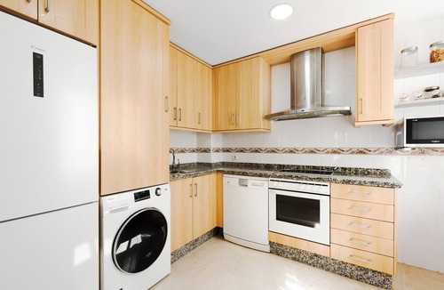 Benalmadena Apartment | Apartment 'Arenal' with Partial Sea View, Wi-Fi and Air Conditioning