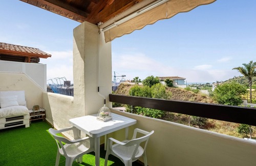Benalmadena Apartment | Apartment 'Arenal' with Partial Sea View, Wi-Fi and Air Conditioning