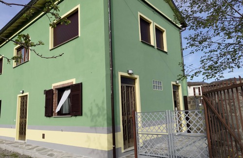 Bagnone Apartment | Apartment 'Ca' Graziosi Cuori' with Mountain View, Shared Garden and Wi-Fi