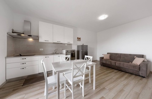 Zignago Apartment | Apartment 'Camera 6' with Mountain View, Wi-Fi and Air Conditioning