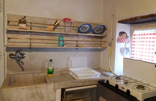Carrodano Inferiore Apartment | Apartment 'Casa 6 Posti Letto' with Mountain View, Shared Garden and Balcony