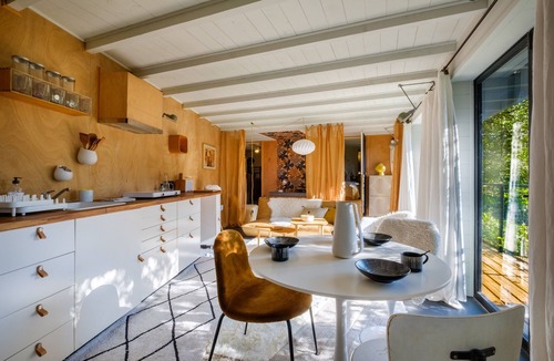 Saint-Jeannet Apartment | Apartment 'Ecoloft Avec Piscine' with Mountain View, Private Pool and Wi-Fi