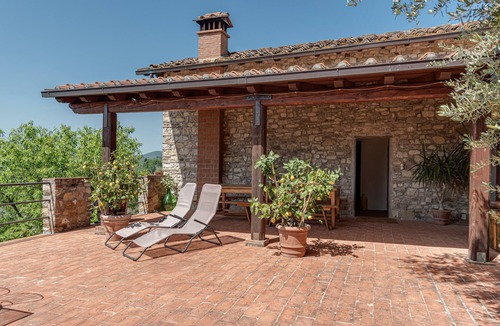 Pelago Apartment | Apartment 'Fienile' with Private Terrace, Wi-Fi and Air Conditioning