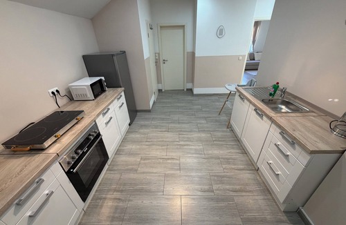 Kelsterbach Apartment | Apartment for 8 people - Near FRA Airport