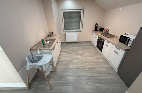 Kelsterbach Apartment | Apartment for 8 people - Near FRA Airport