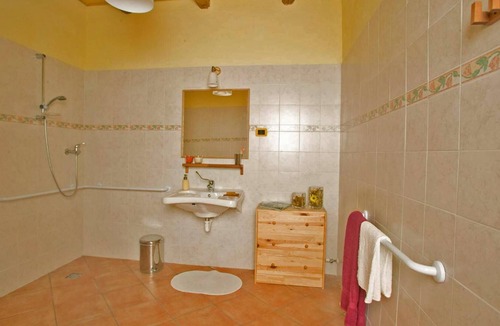 Cagli Apartment | Apartment Giallo 7 - Three Bedroom Apartment, Sleeps 7