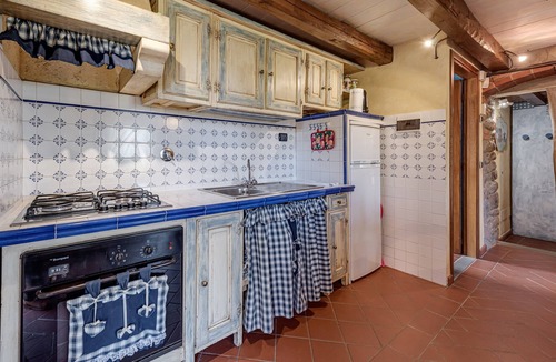 Pian di Sco Apartment | Apartment 'Il Belvedere' with Shared Pool, Private Terrace and Wi-Fi