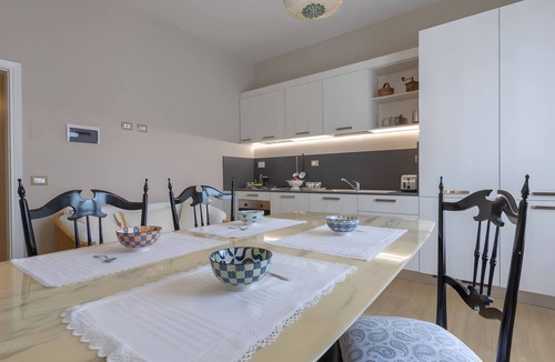 Fiesole Apartment | Apartment 'Il Nido Emozioni Charme E Colori' with Balcony, Wi-Fi & Air Conditioning