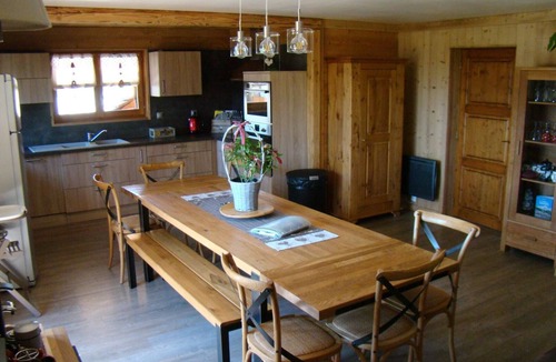 Les Saisies Apartment | Apartment in a chalet in Les Saisies -100m from the slopes - Heart of the resort - 13 people