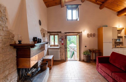 Furlo House | Apartment in a CountryHouse with pool