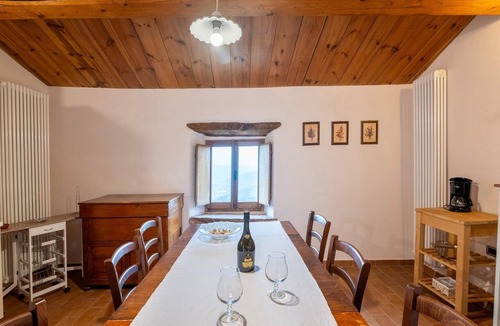 Furlo House | Apartment in a CountryHouse with pool