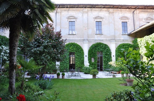Soresina Apartment | Apartment in an ancient monastery