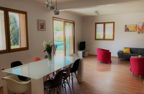 Pallud Apartment | Apartment in architect-designed house - Private garden
