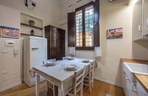 Historic Center Apartment | Apartment in Bologna with 1 bedrooms sleeps 4