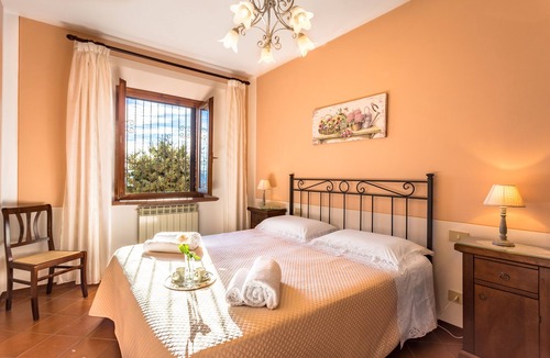 San Macario In Monte House | APARTMENT IN FARMHOUSE UP TO 8 GUESTS WITH PANORAMIC POOL.1 KM FROM THE VILLAGE