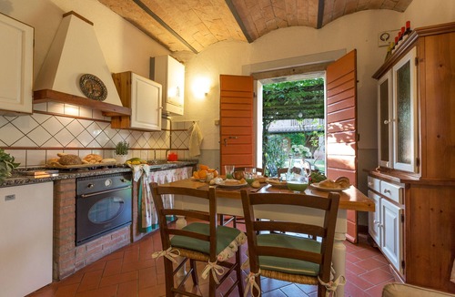 Peccioli Apartment | Apartment in farmhouse (Cyclamen 2 + 2) Volterra area, San Gimignano, Pisa