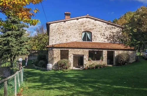 Londa Apartment | Apartment in farmhouse with exclusive pool in the Tuscan hills.