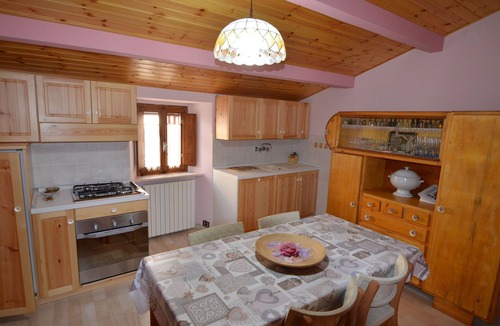 Monte Benedetto Apartment | Apartment in Petrella Guidi with Garden Views