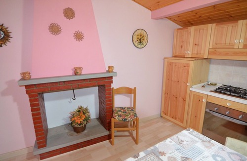 Monte Benedetto Apartment | Apartment in Petrella Guidi with Garden Views