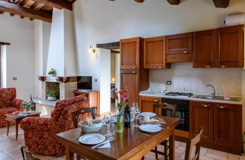SantʼAngelo in Vado House | Apartment in Sant'Angelo near Medieval Town
