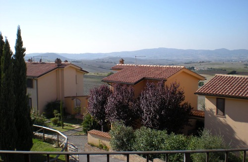 Pomaia Apartment | Apartment in terraced house with terrace and panoramic view, 2 rooms, 4 pers.