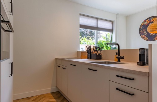 Warmenhuizen House | Apartment in the city centre close to the sea