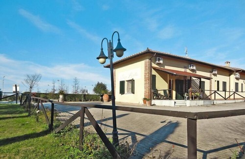 Fucecchio Apartment | Apartment in Vinci with Pool & Wellness