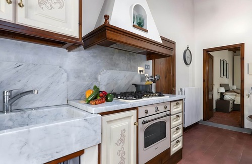 Galliano Apartment | Apartment with Garden and Jacuzzi in Mugello