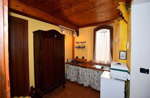 Rignano sull'Arno House | Apartment with pool, Rignano