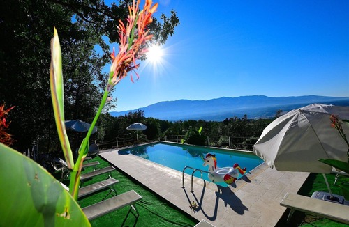 Rignano sull'Arno House | Apartment with pool, Rignano