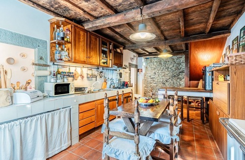 San Marcello Piteglio Apartment | Apartment 'Antico Forno' with Mountain View and Wi-Fi